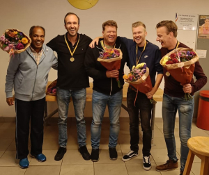 vanaf links: Mohamed (VCL) en najaarskampioenen 2023 Ryon, Harry, Thom en Bart 